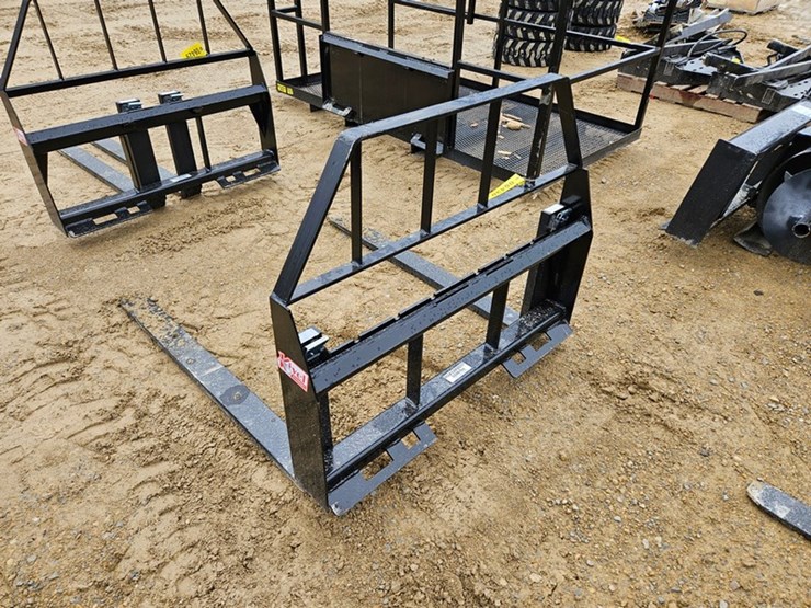 #222-•-kivel-48"-3500-lb-pallet-fork-image-3