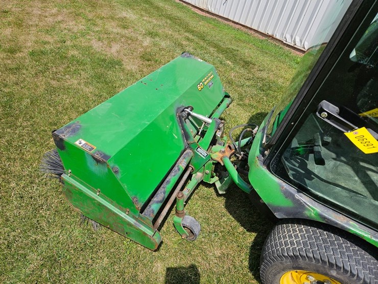 2011-john-deere-1445-image-17