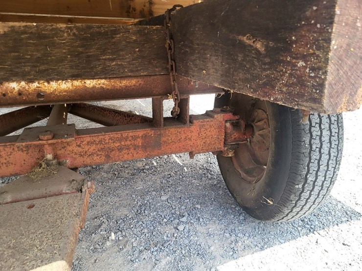 hay-wagon-w/running-gear-image-11