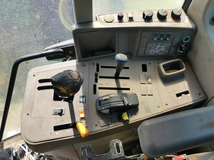 2015-john-deere-6115m-image-14