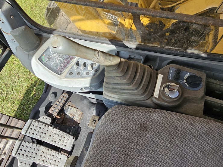 deere-200-lc-image-15