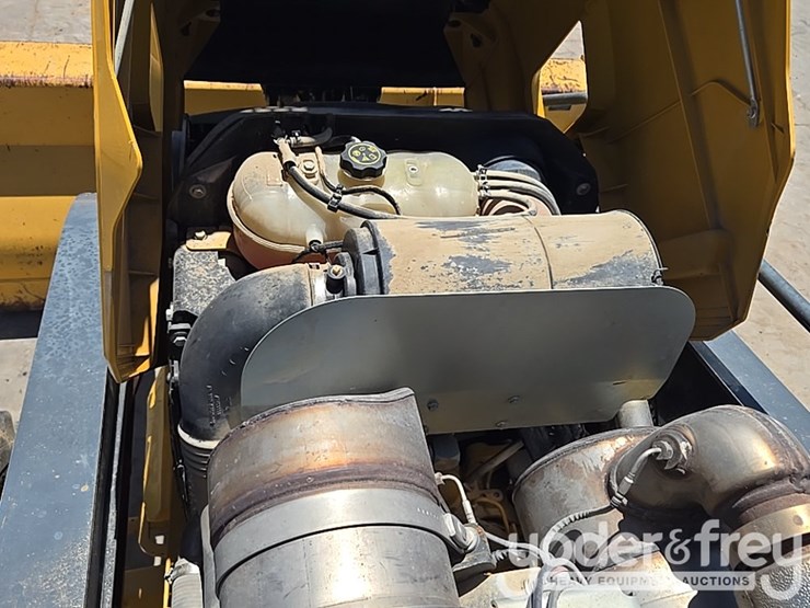 2019-deere-310sl-image-38