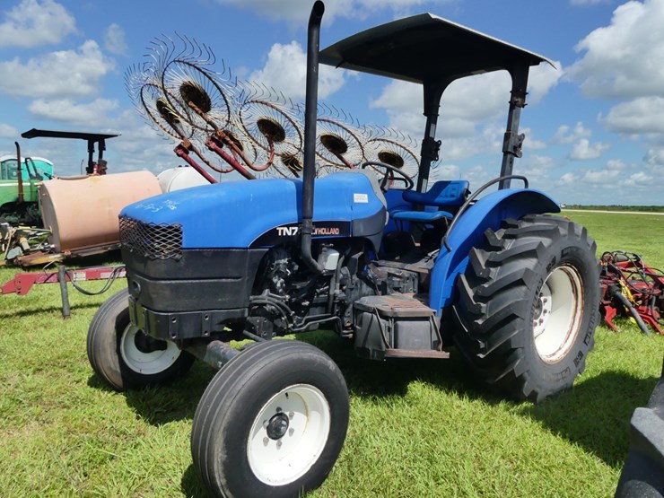 new-holland-tn75-image-1