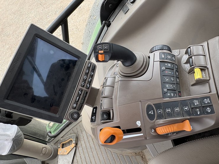 2023-john-deere-6r-155-image-23
