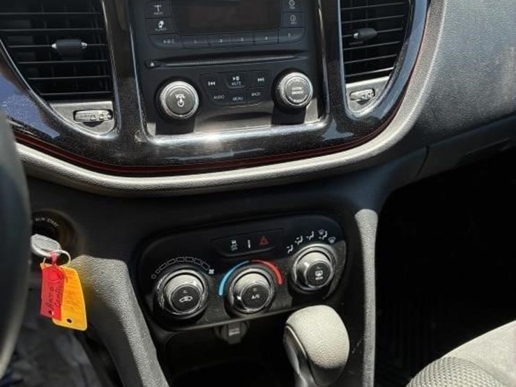 l1--2016-dodge-dart-image-10