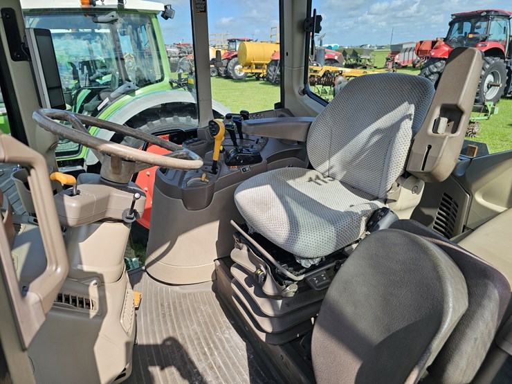 2021-john-deere-6155m-image-11