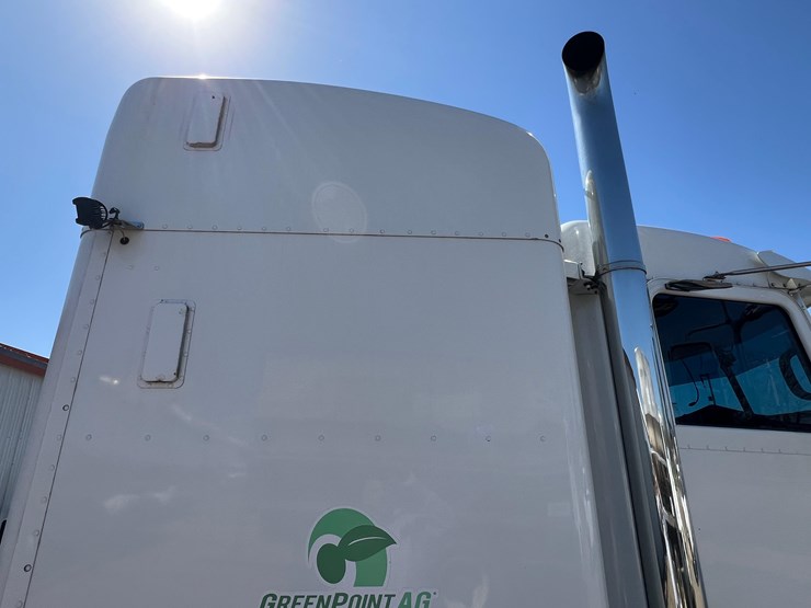 2011-peterbilt-386-image-35
