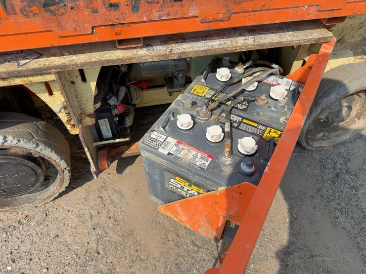 jlg-1230es-image-9