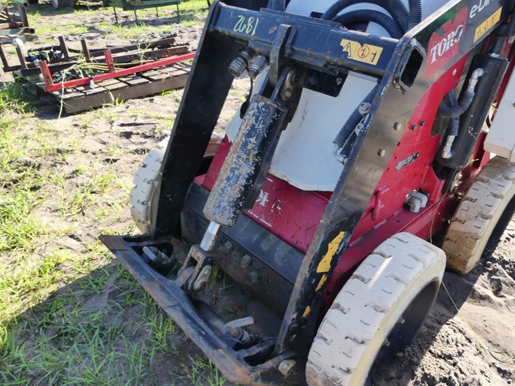 toro-e-dingo-500-image-9