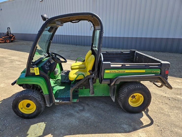 john-deere-gator-image-2