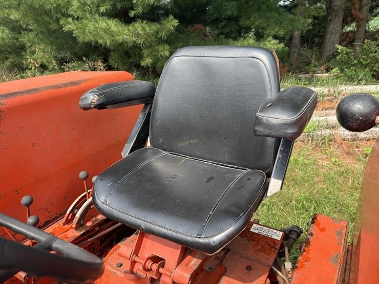allis-chalmers-170-tractor-image-14