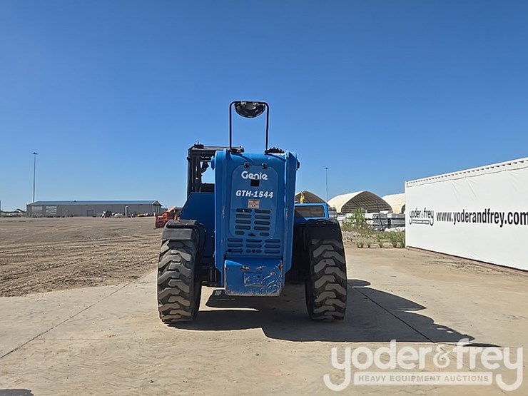 2019-genie-gth1544-image-4
