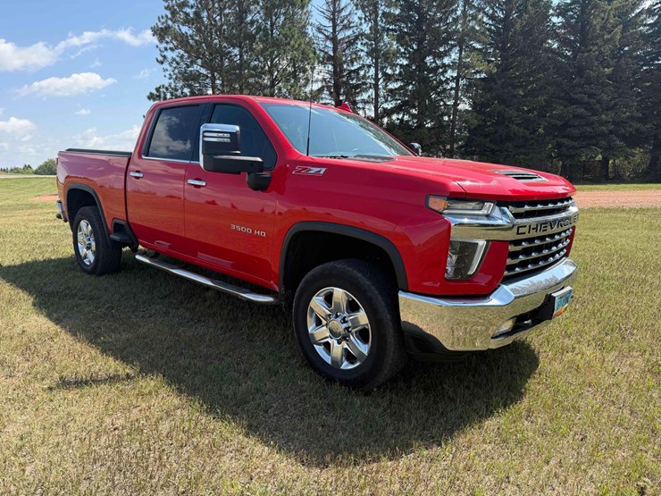 2022-chevrolet-3500-image-7