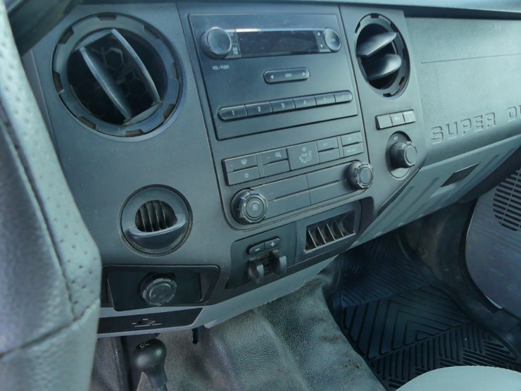 2012-ford-f250-xl-image-12