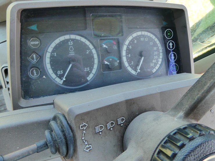 2013-john-deere-6105m-image-16