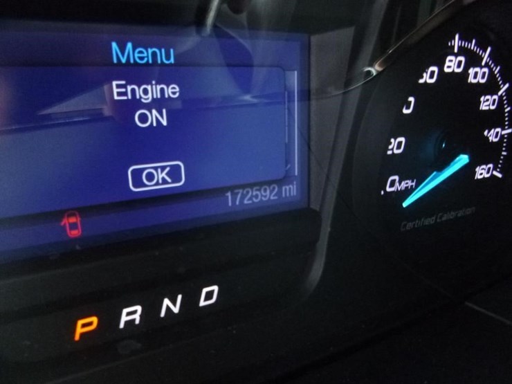 2015-ford-taurus-sedan-image-14