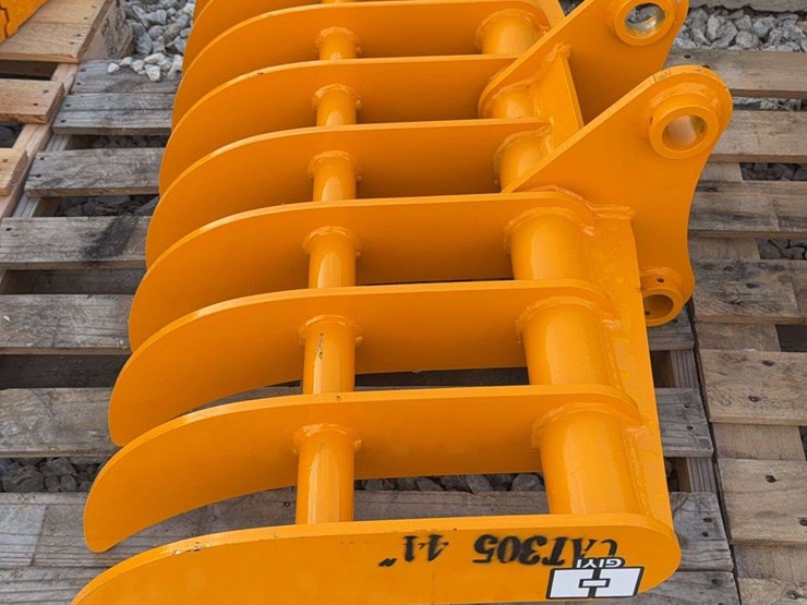 giyi-cat305-41-inch-rake-bucket-image-1