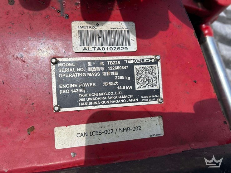 2022-takeuchi-tb225-image-5