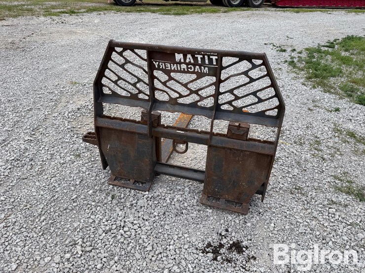 titan-machinery-pallet-forks-image-6