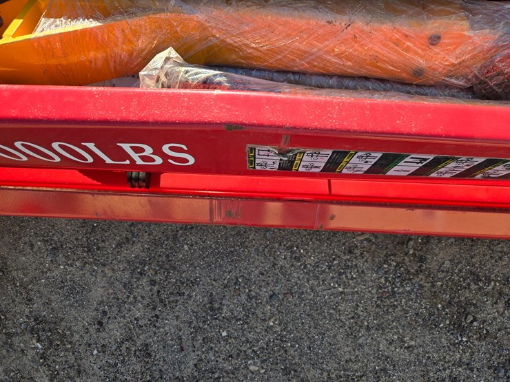 #2014-•-*red*-slightly-bent-post-10,000-lb-two-post-lift-image-4