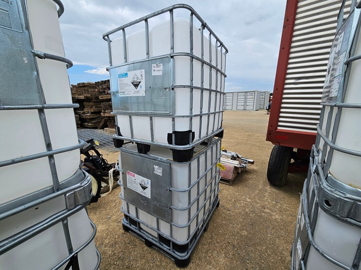 #188-•-2---plastic-tanks-image-1