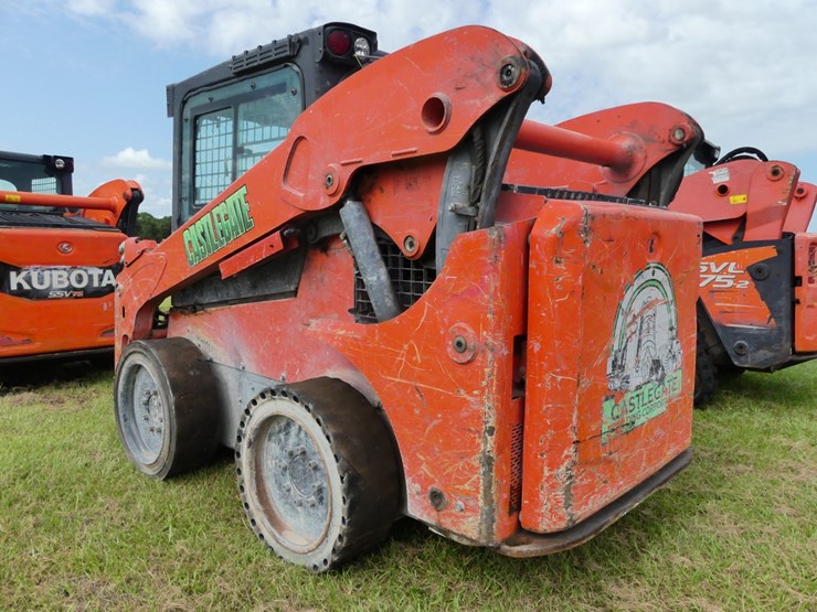 kubota-ssv75-image-4