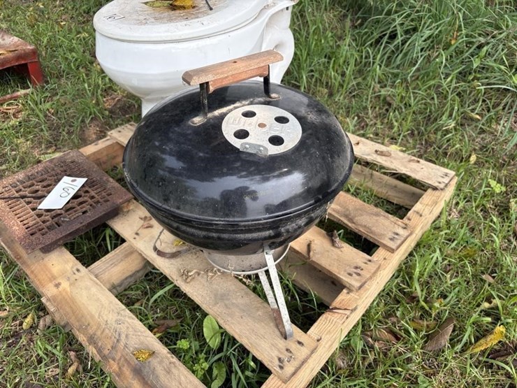 small-charcoal-grill-image-1
