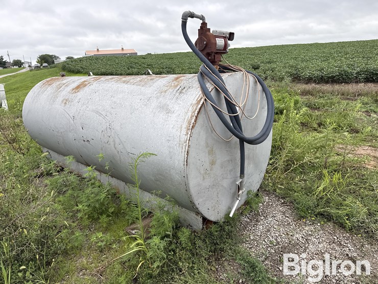 1,000-gal-fule-tank-w/-pump-image-3