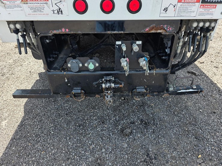 ford-f750-image-8