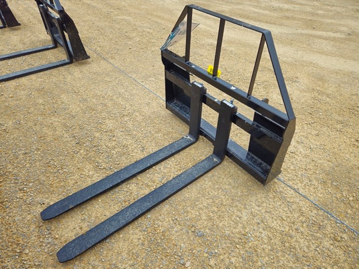 #213-•-2026-mower-king-sa-48"-pallet-fork-image-1