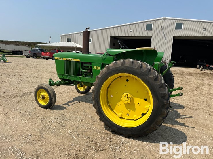 1970-john-deere-2520-image-7