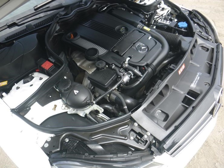 2014-mercedes-c250-sedan-image-11