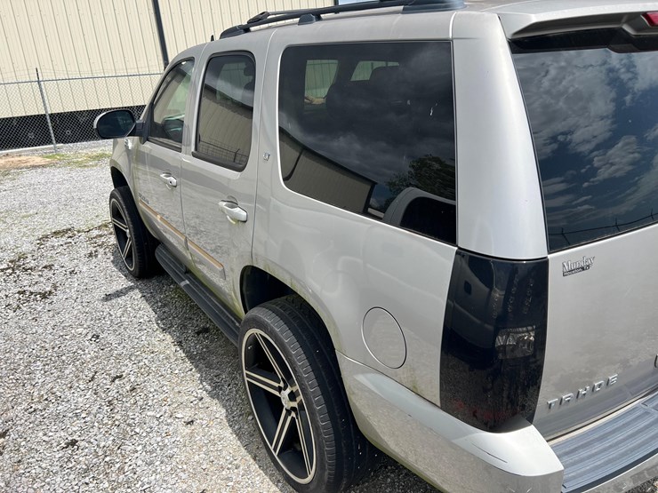 chevrolet-tahoe-image-3