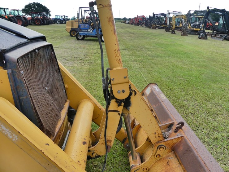 2004-caterpillar-416d-image-9