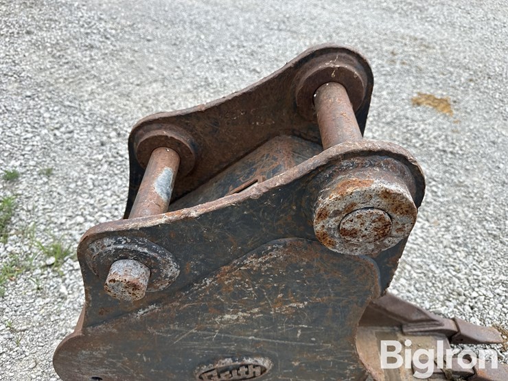 geith-12”-mini-excavator-bucket-image-12