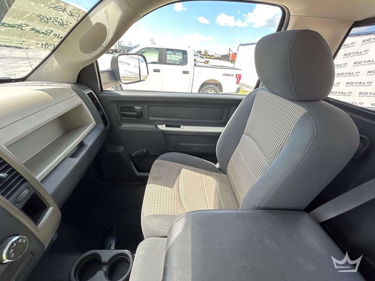 2012-dodge-2500-image-19