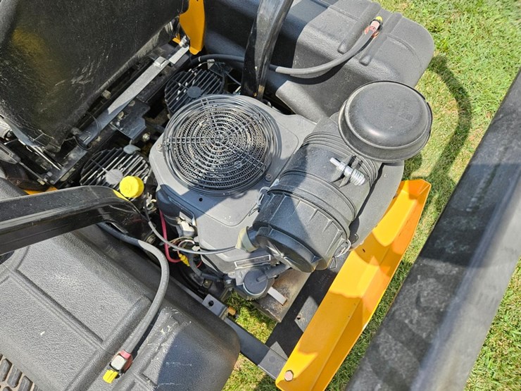#6889-•-cub-cadet-"-the-tank"-zero-turn-mower-image-22