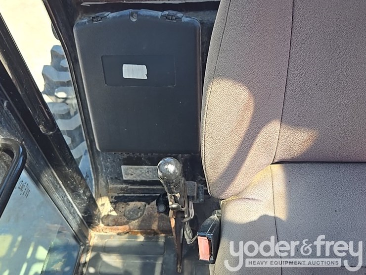 2018-jcb-930-image-46