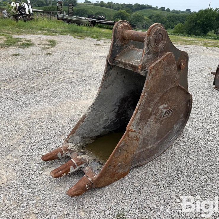 Tag 24" Excavator Bucket