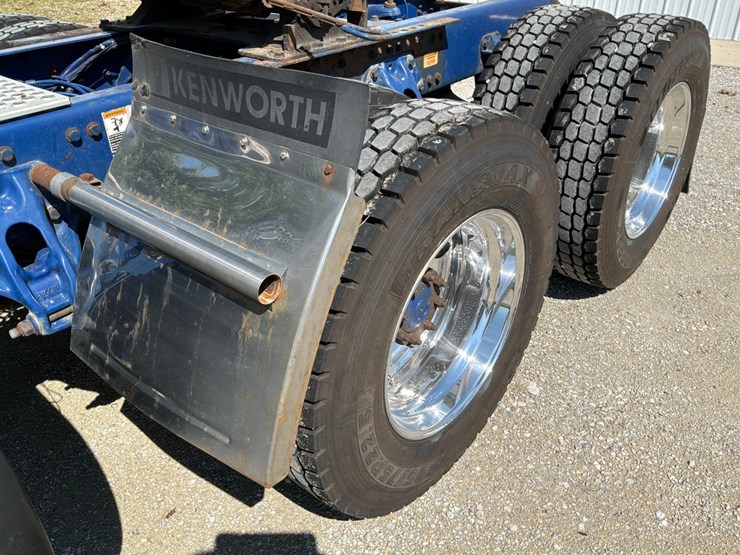 2018-kenworth-t680-image-22