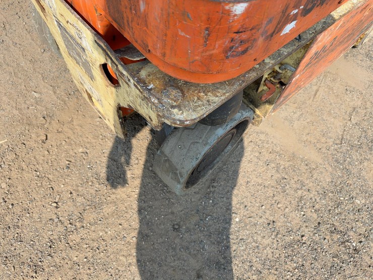 jlg-1230es-image-8