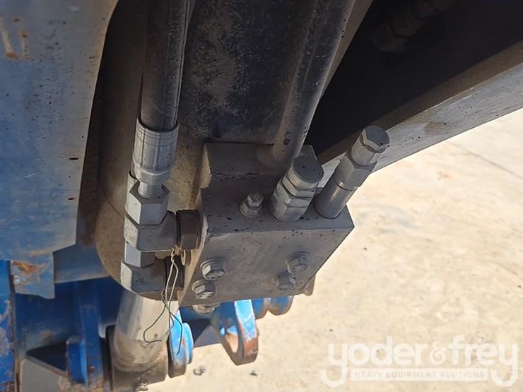 2019-genie-gth1544-image-23