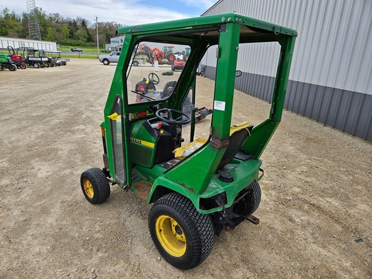 john-deere-425-image-3