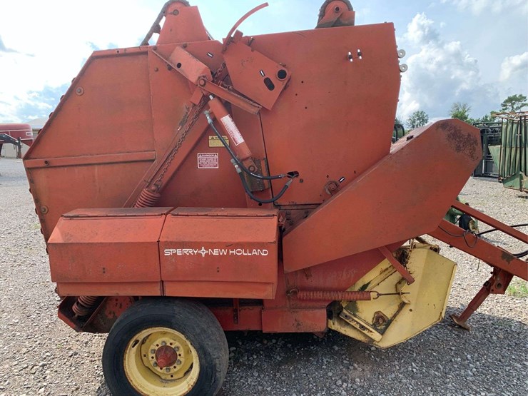 new-holland-846-image-2