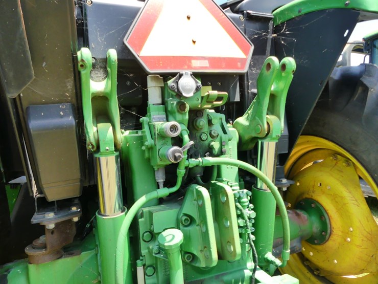 2013-john-deere-6105m-image-7
