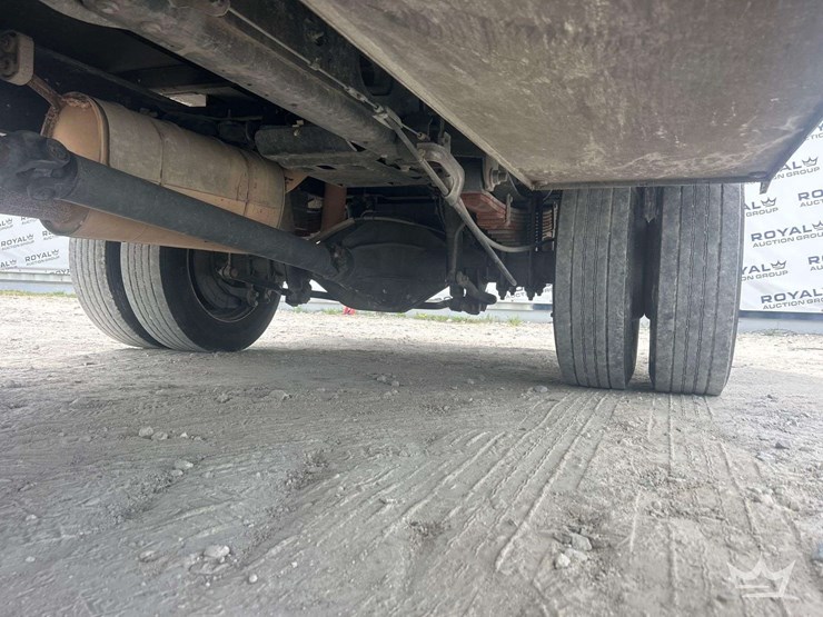 2017-ford-f550-image-17