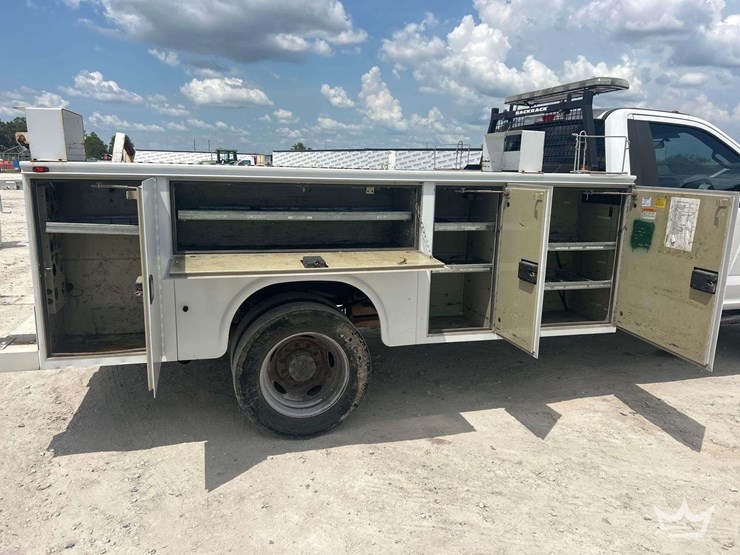 2017-ford-f550-image-21