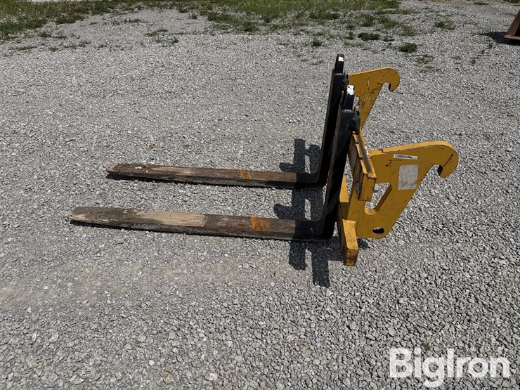 john-deere-wheel-loader-pallet-forks-image-8