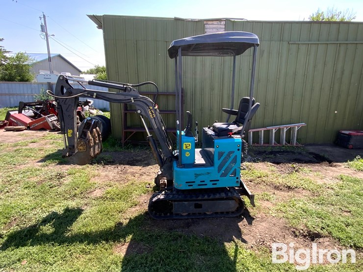agd-industrial-mini-excavator-image-8
