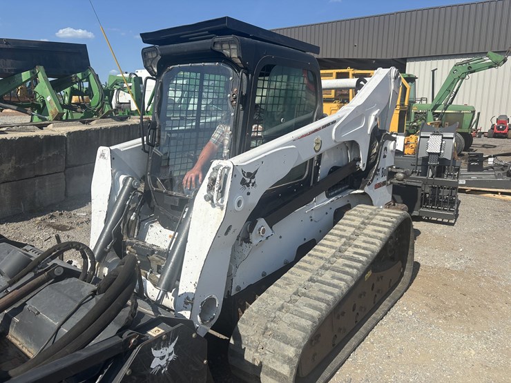 2012-bobcat-t870-image-2